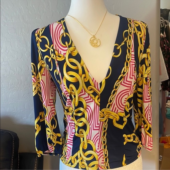 Tops - Chain Print V-Neck Top - Multicolor
